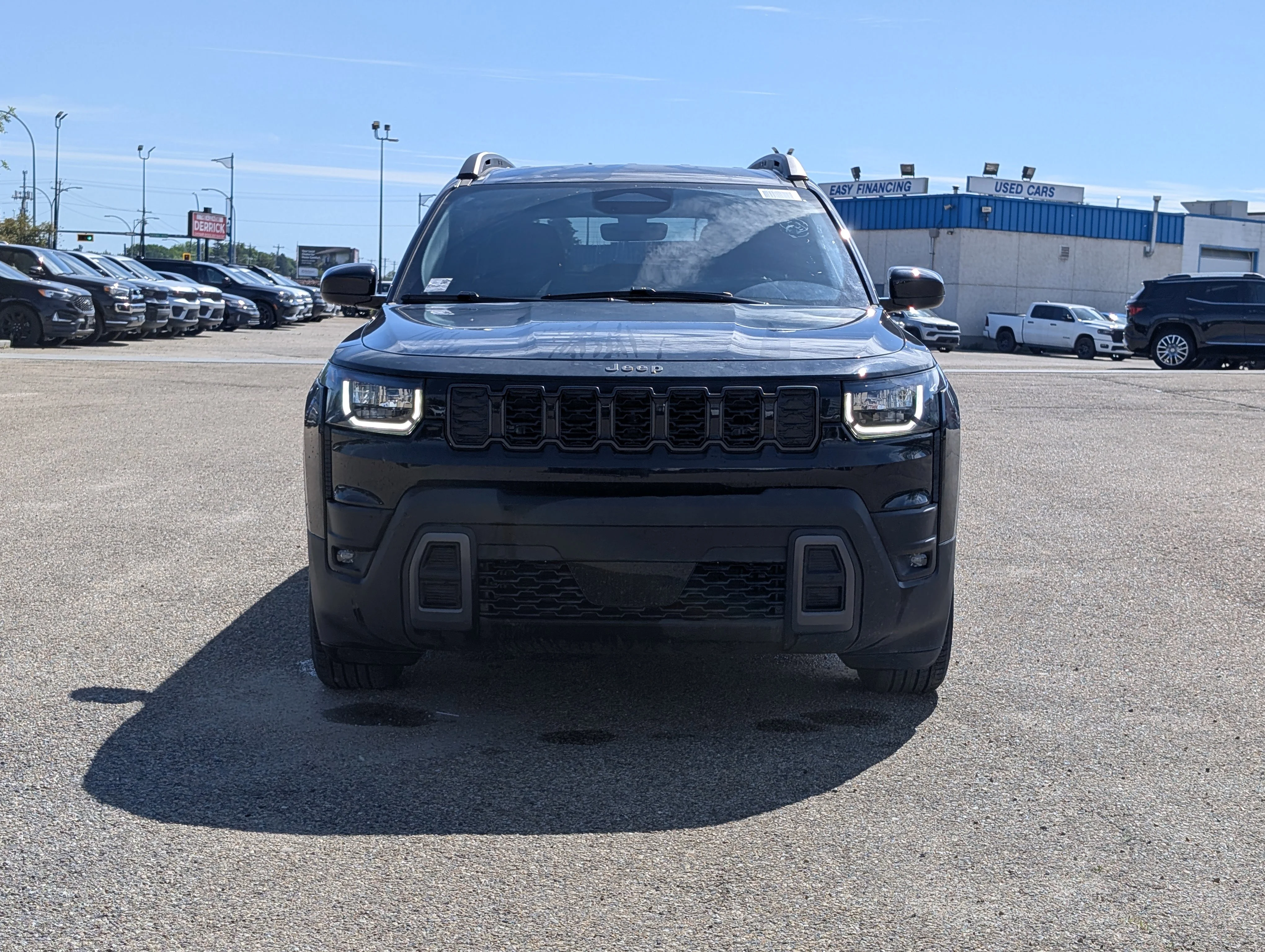 New 2026 Diamond Black Crystal Pearl Jeep Laredo image 10