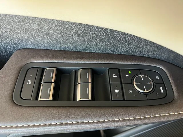 New 2026 Matador Red Mica Lexus 350h Luxury image 37