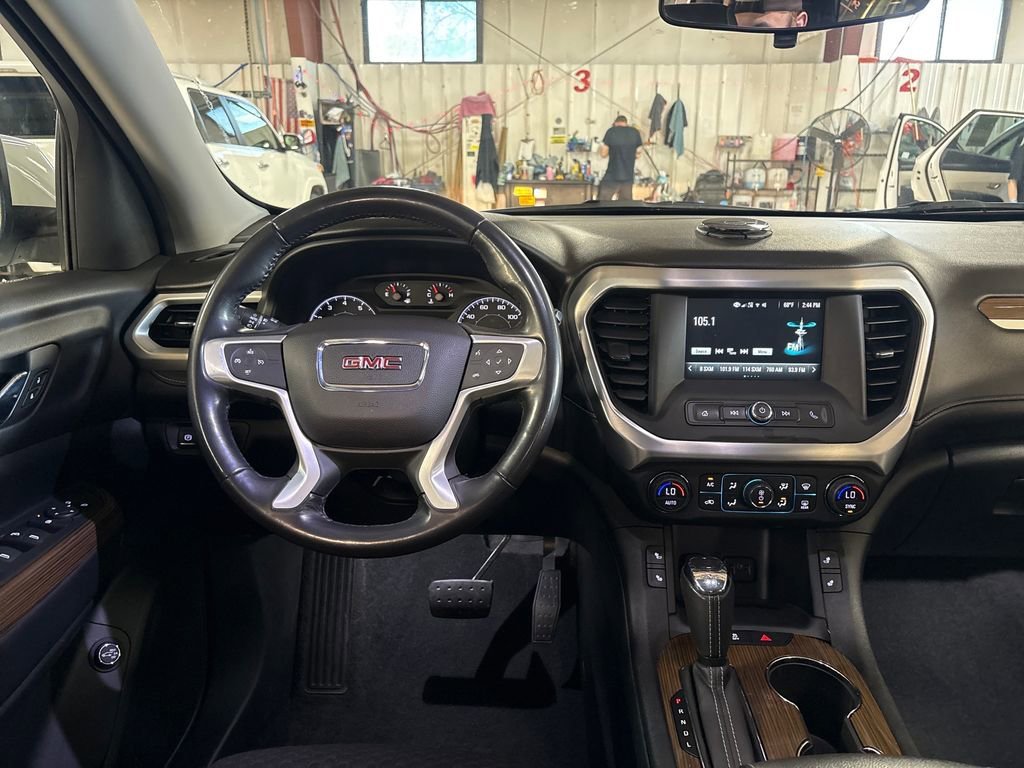 Used 2019 SUMMIT WHITE GMC SLE image 17