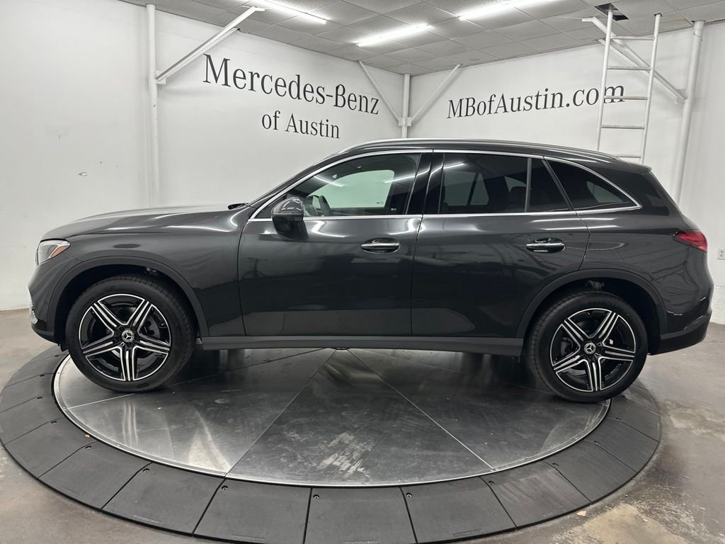 New 2027 Graphite Grey Metallic Mercedes-Benz GLC 300 image 4