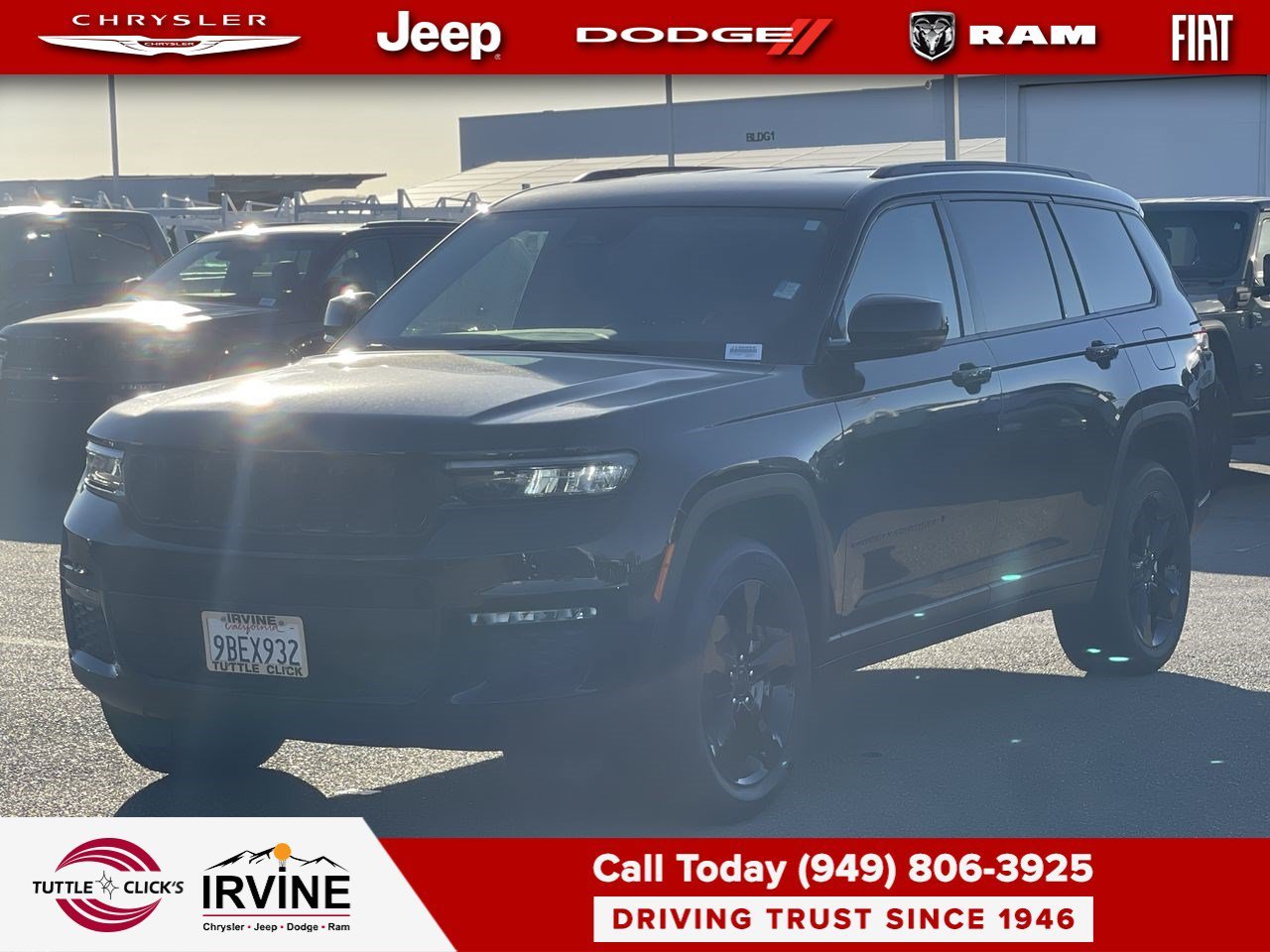 Used 2022 Diamond Black Crystal Pearlcoat Jeep Limited image 3