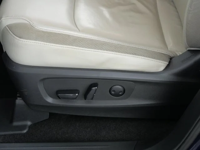 Certified Used 2023 Blue Nissan SL image 19