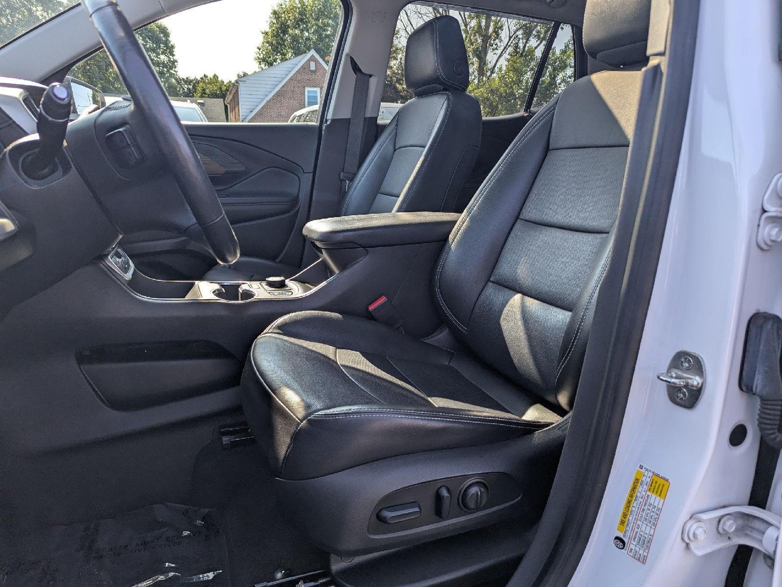 Used 2022 Summit White GMC SLT image 29