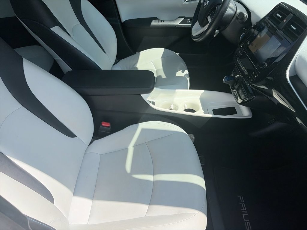 Used 2017  Toyota Two image 8
