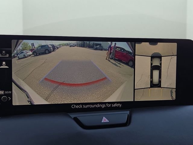 Used 2024 Platinum Mazda Premium Plus image 10