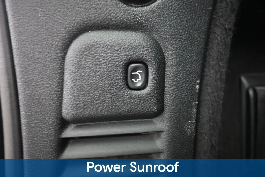 Used 2015 Black Dodge Limited image 15