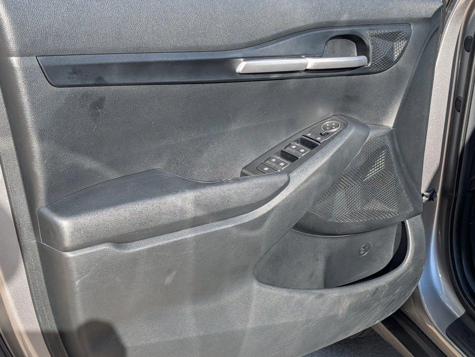 Used 2026 Steel Gray Kia LX image 14