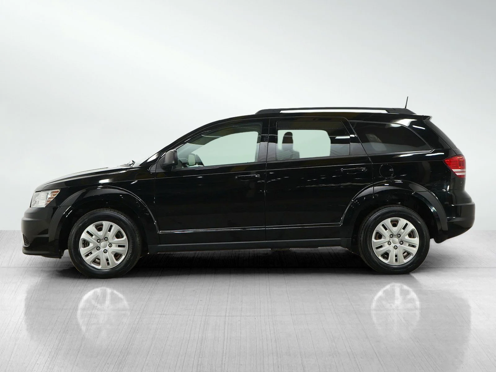Used 2020 Dodge Journey SE with VIN 3C4PDCAB6LT279143 for sale in Burnsville, Minnesota
