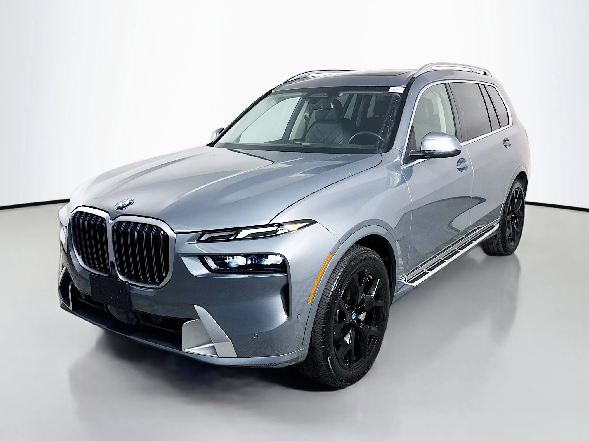 Used 2026 Skyscraper Gray Metallic BMW xDrive40i image 3