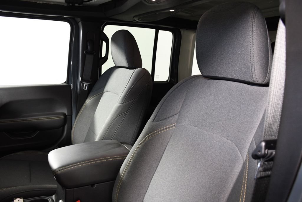 Used 2025 Anvil Clearcoat Jeep Sahara 4xe image 17