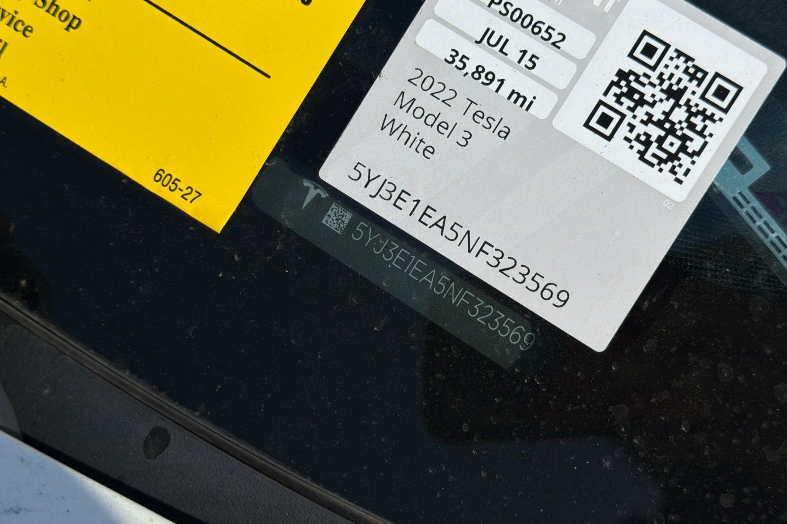 Used 2022  Tesla Base image 17