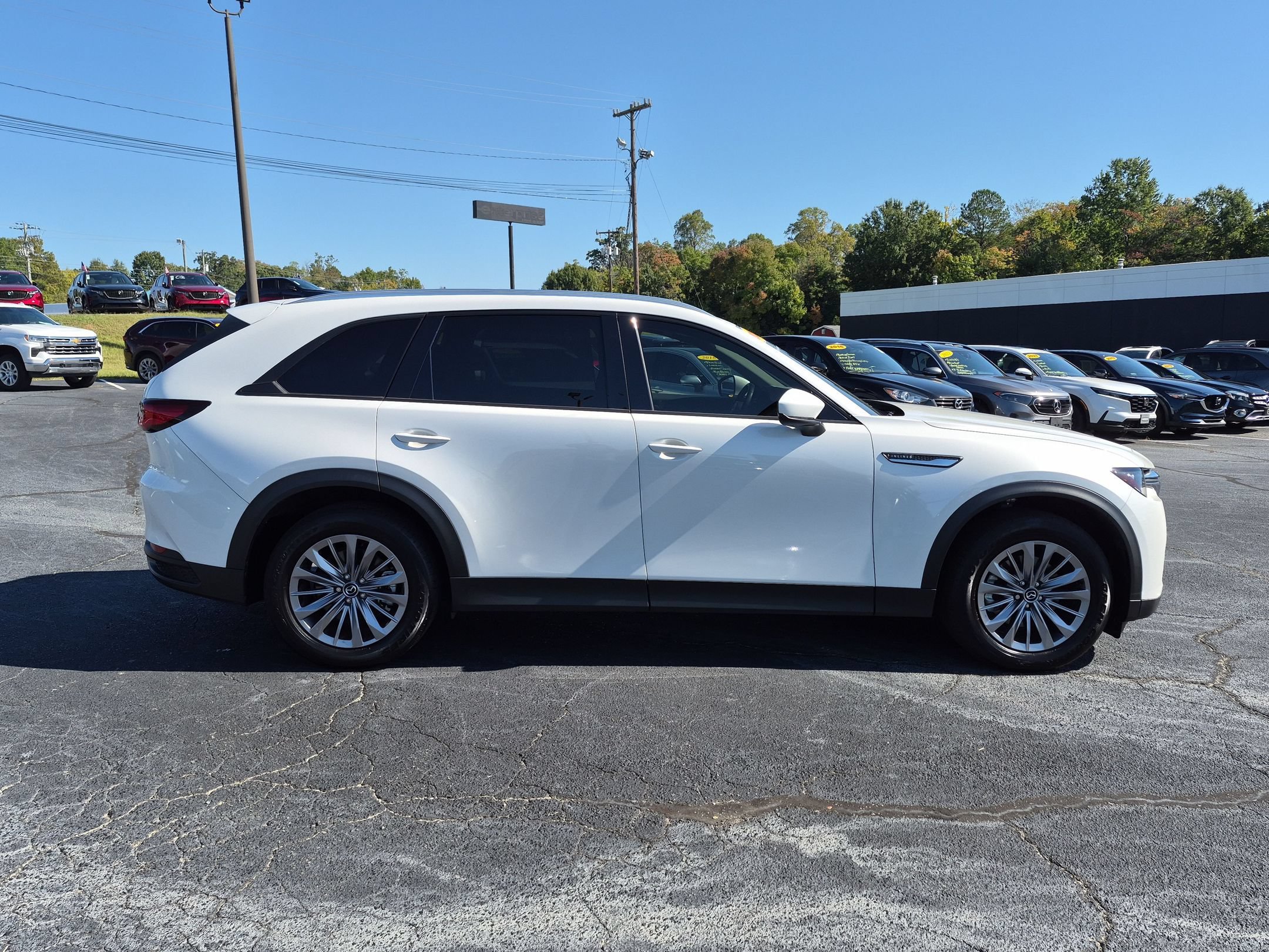 Used 2025 Rhodium White Premium Mazda Preferred Package image 6