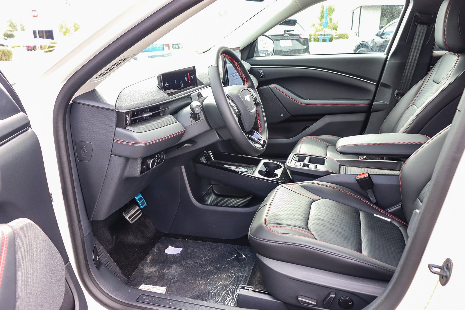 New 2026 Star White Metallic Tri-coat Ford Premium image 19