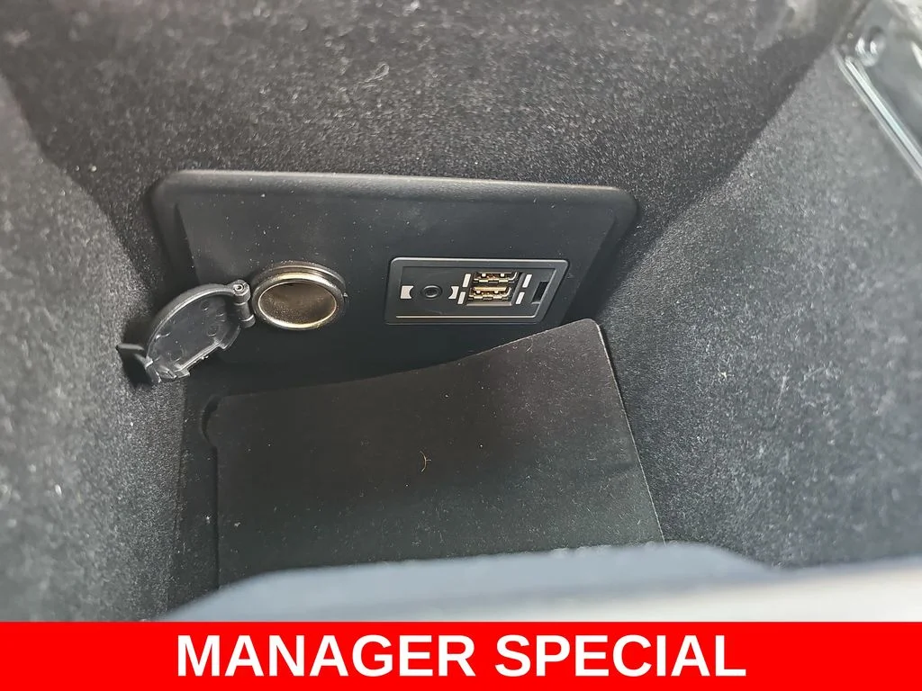 Used 2016 White Lexus 460 image 25