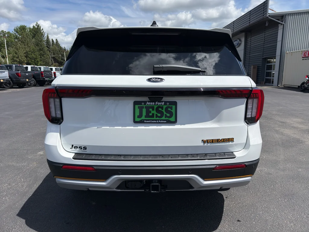 New 2026 Star White Metallic Tri-Coat Ford Tremor® image 9