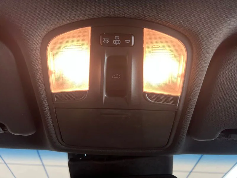 Used 2020 Green Hyundai Limited image 30