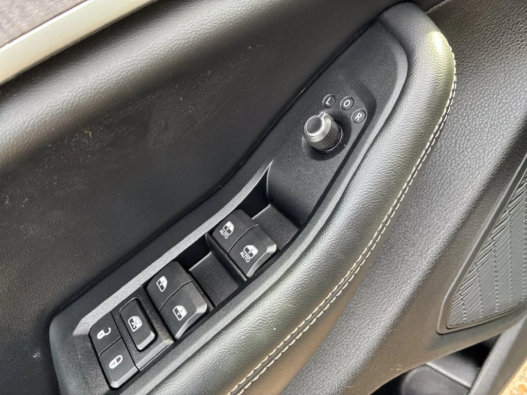 Used 2024 Silver Jeep Limited image 24