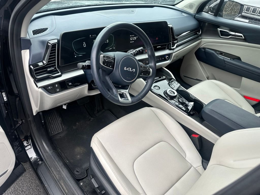Used 2024 Black Kia EX image 9