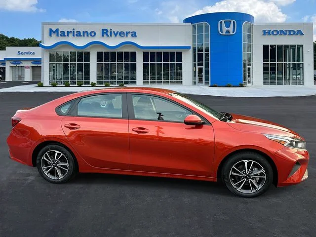 Used 2023 Fire Kia LXS image 4