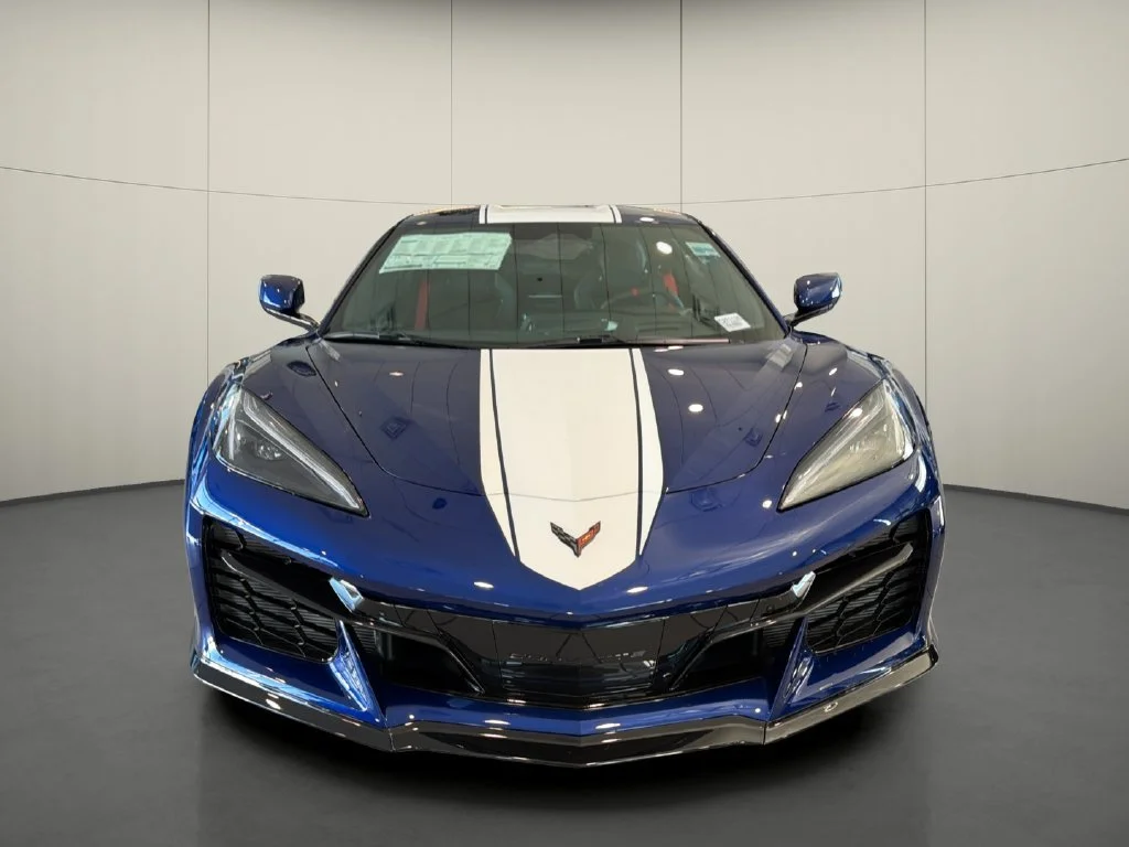 New 2027 Admiral Blue Metallic Chevrolet 3LT image 2