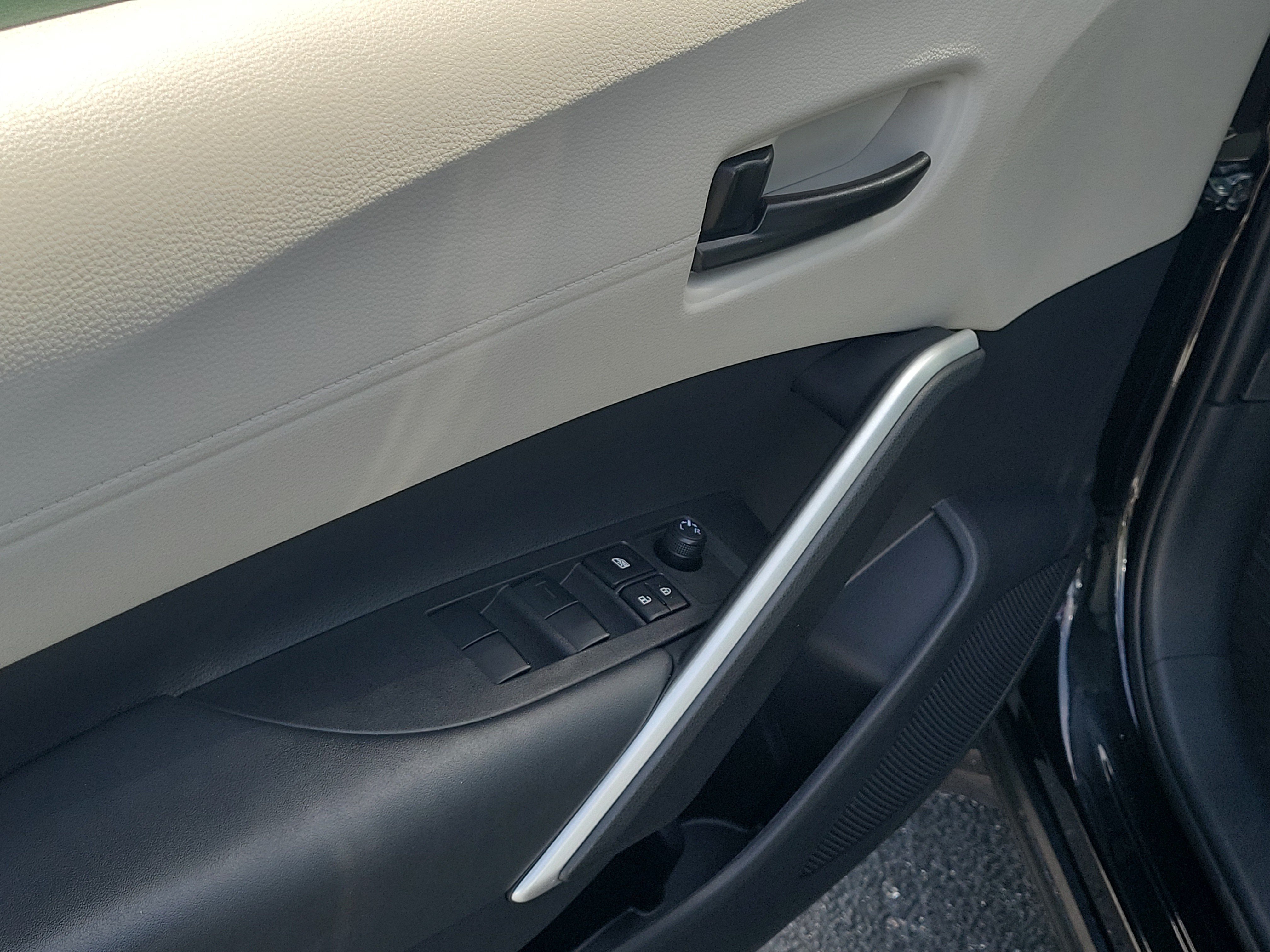 Used 2026 Jet Black Toyota L image 19