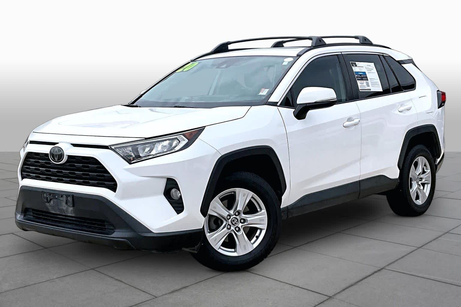 Used 2020 Super White Toyota XLE image 3