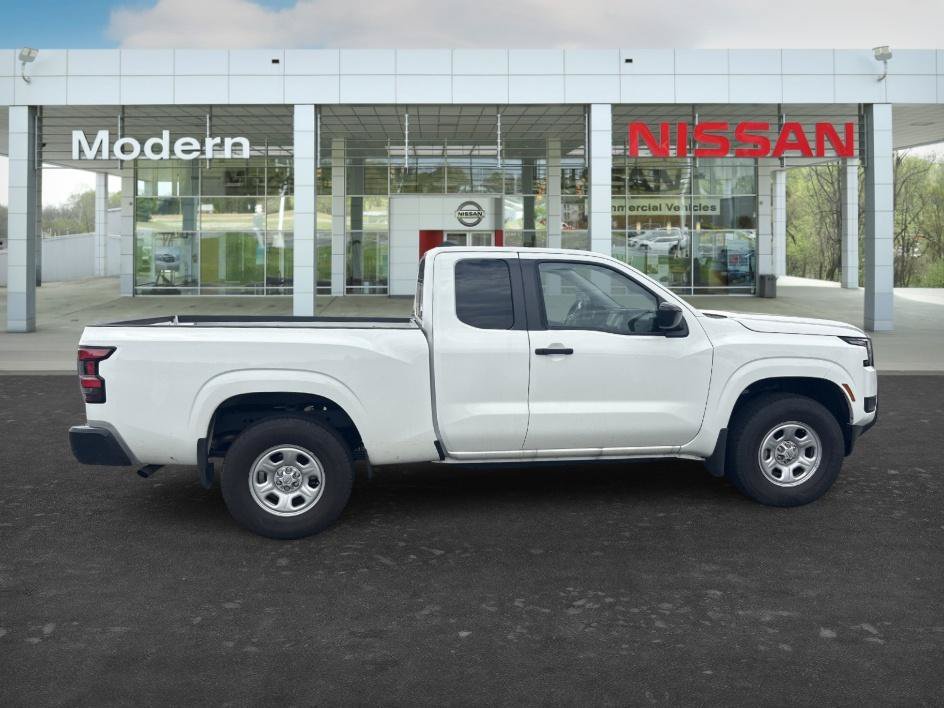 Certified Used 2025 Glacier White Nissan S image 9