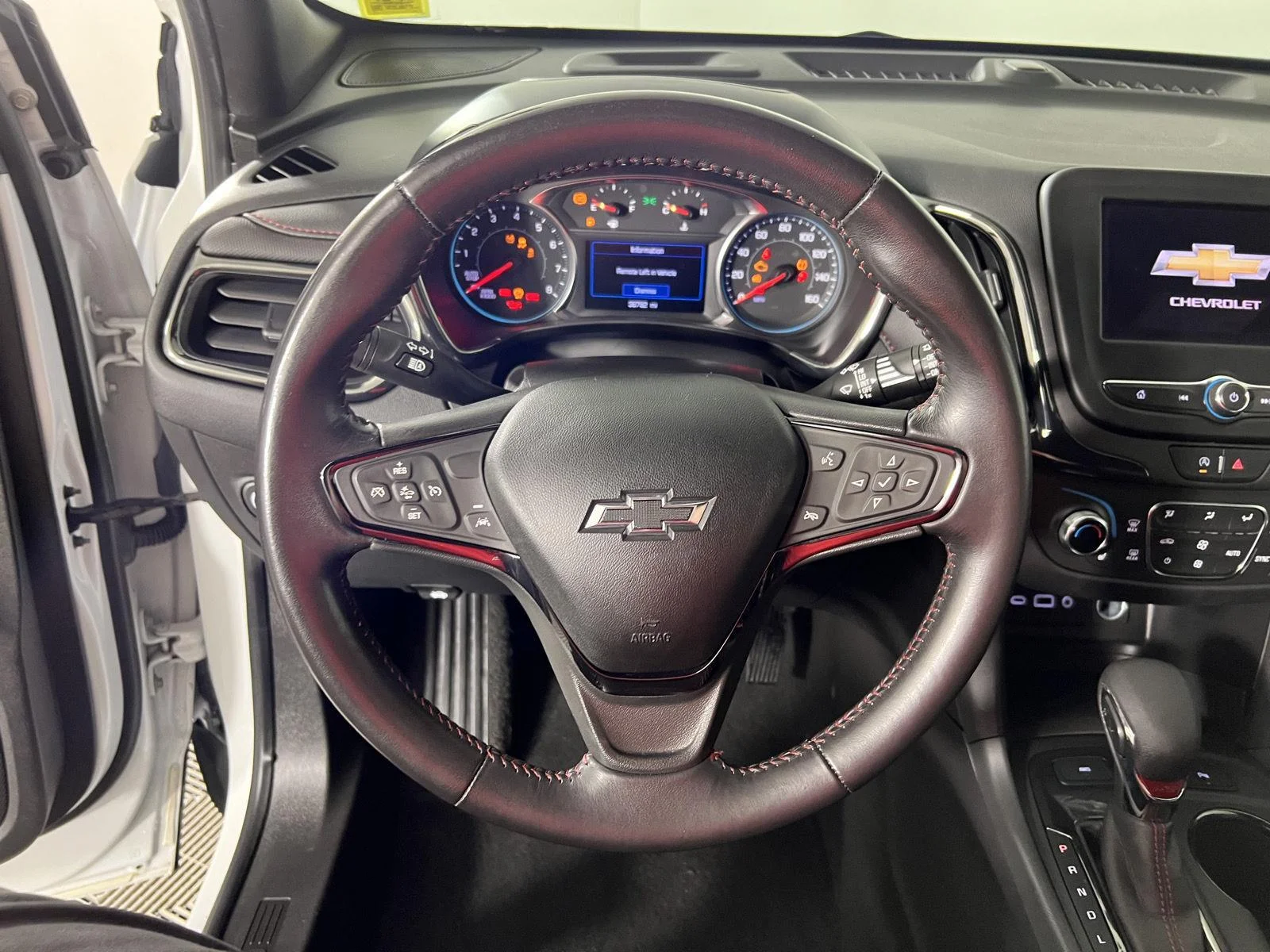 Used 2022 Summit White Chevrolet RS image 11