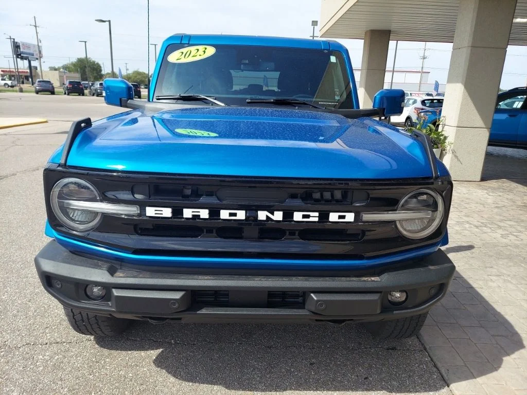 Used 2023 Blue Ford Outer Banks image 2