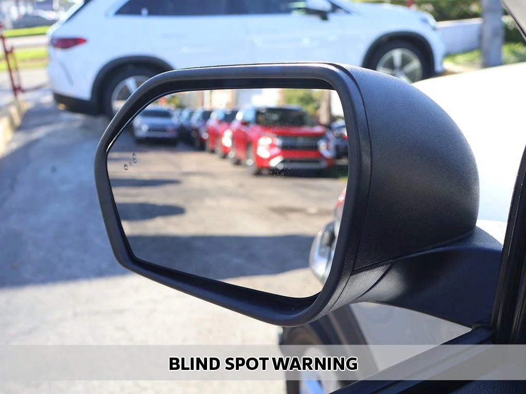 Used 2023 Silver Ford XLT image 4