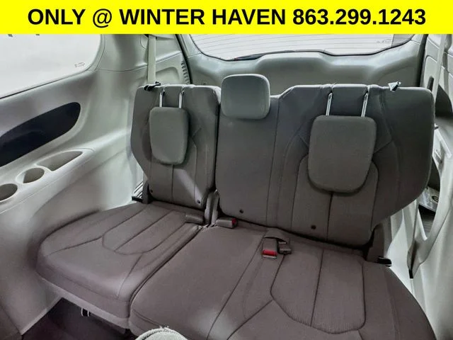 Used 2020 White Chrysler Touring image 27