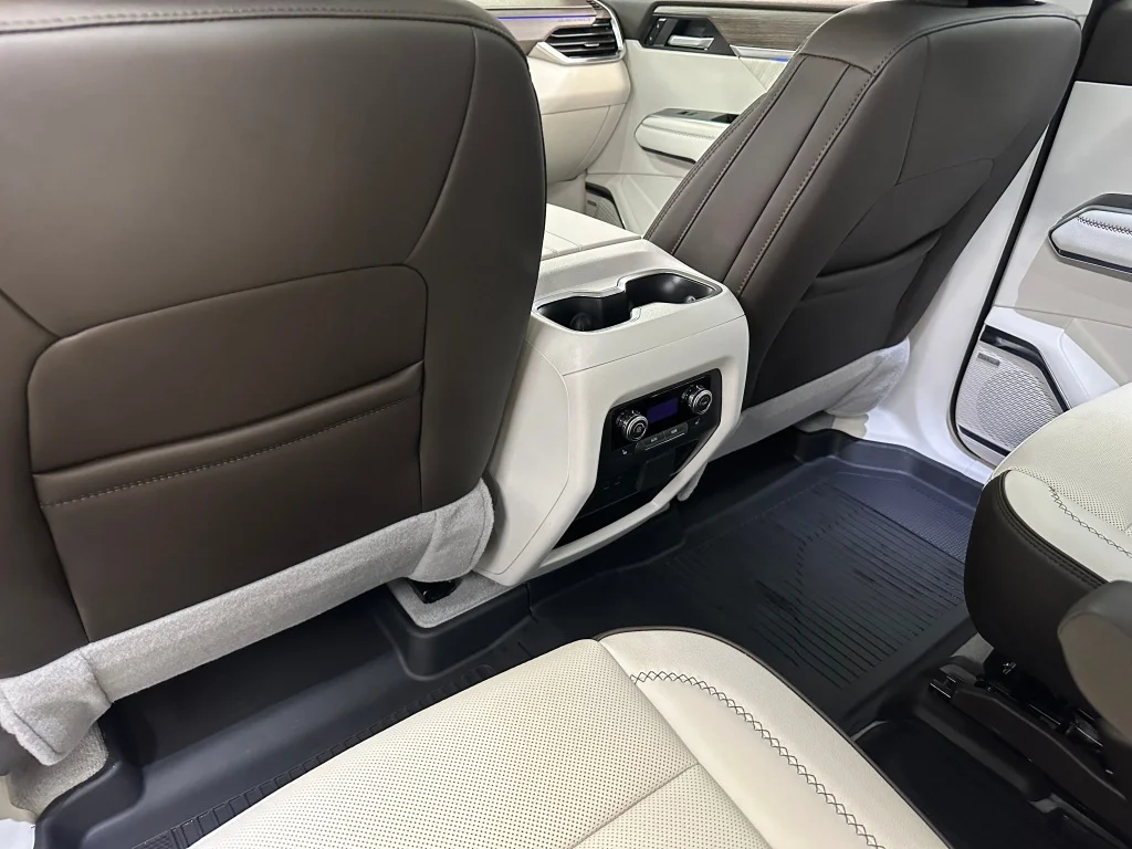 2026 GMC Acadia Denali - Photo 21