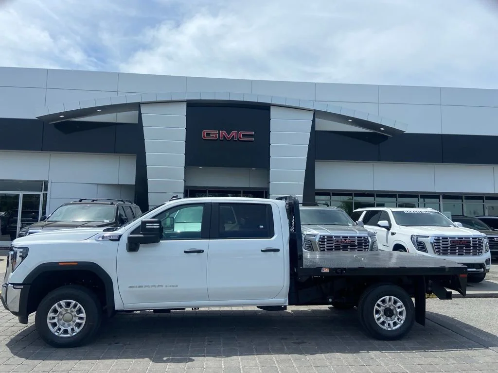 New 2026 Summit White GMC Pro image 1