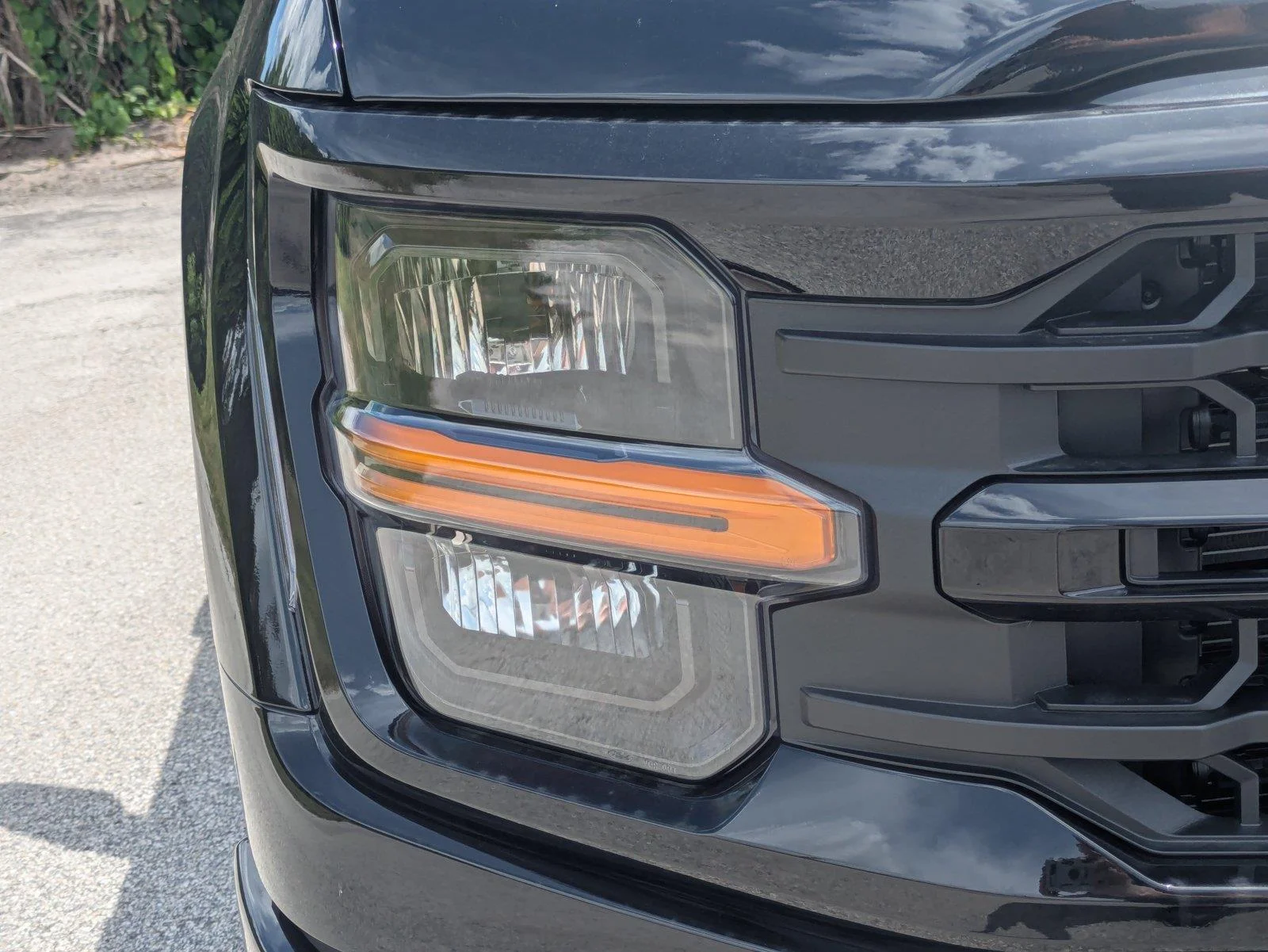 New 2026 Agate Black Metallic Ford XLT image 10