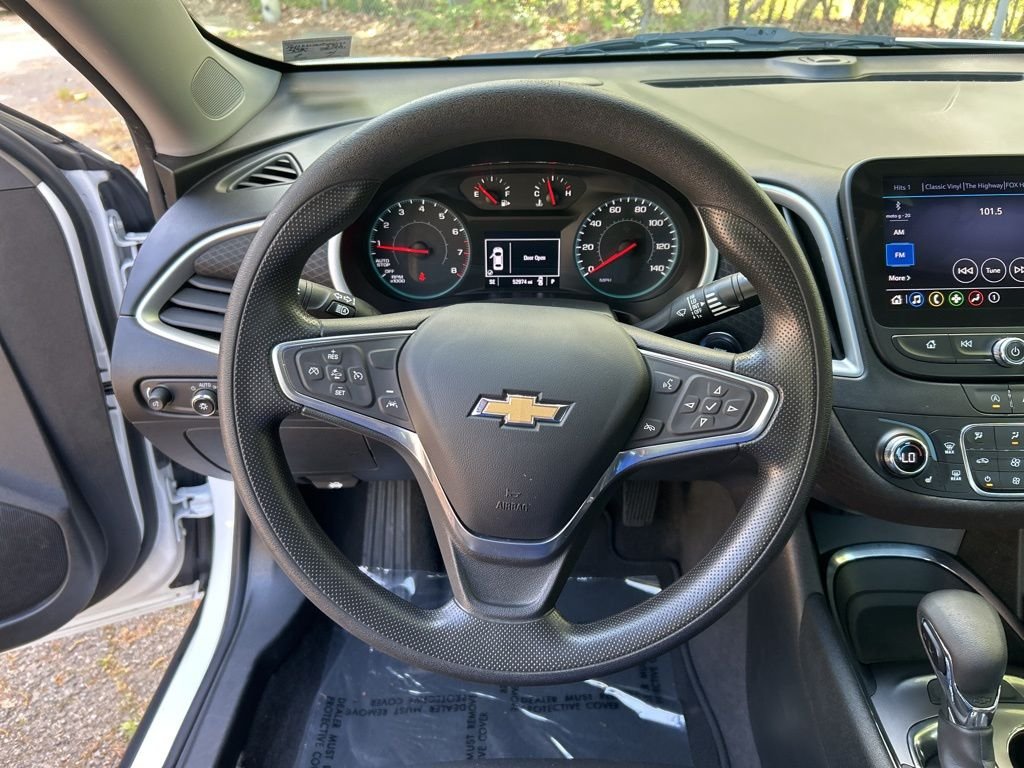 Used 2023 White Chevrolet LT image 21