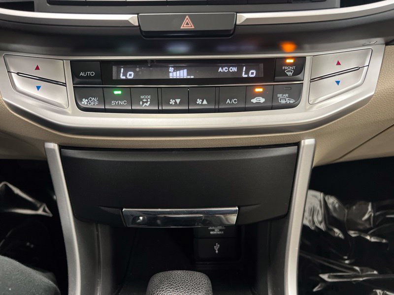 Used 2014  Honda EX image 29