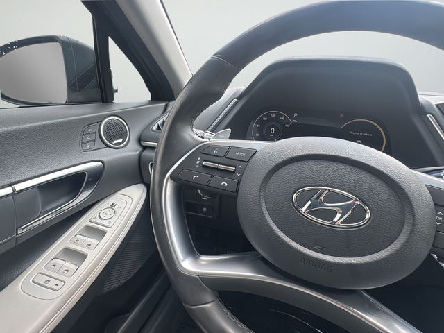 Used 2023 Black Hyundai Limited image 16