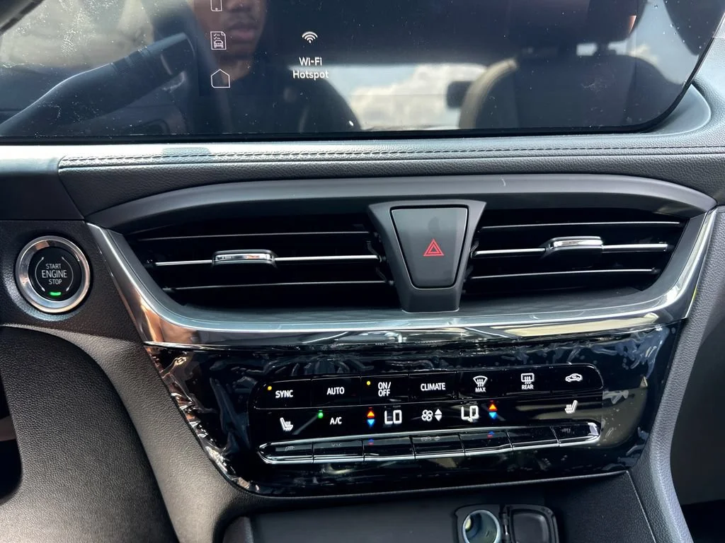 New 2026 Ocean Blue Metallic Buick Avenir image 25