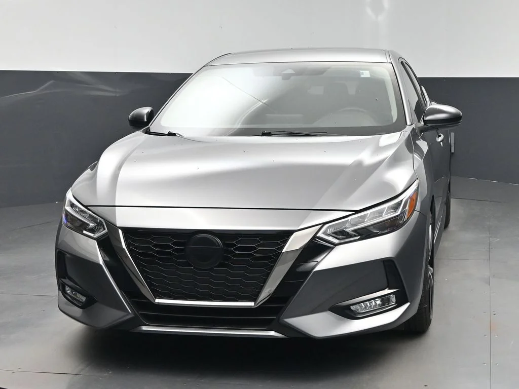 Used 2022 Gray Nissan SR image 6