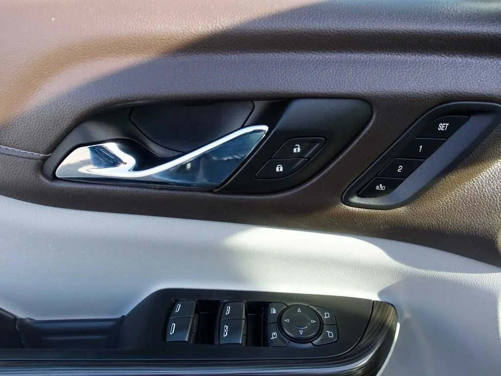 2023 GMC Acadia SLT - Photo 17