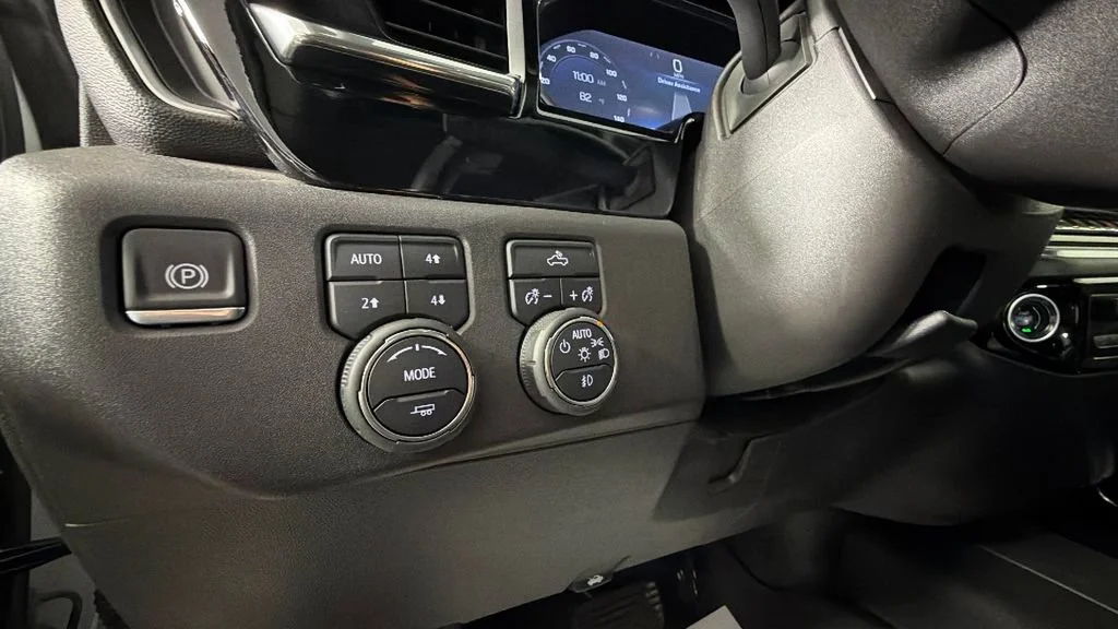 Used 2025 Summit White Chevrolet LT Trail Boss image 20