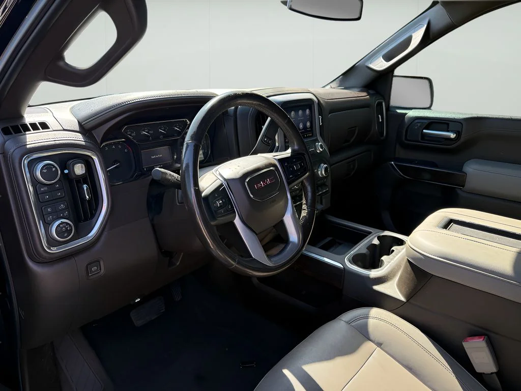 Used 2019 Onyx Black GMC SLT image 2