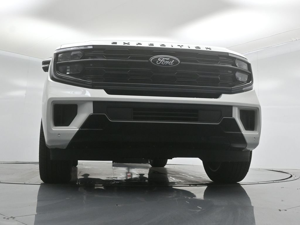 New 2026 Star White Metallic Tri-Coat Ford Platinum image 45