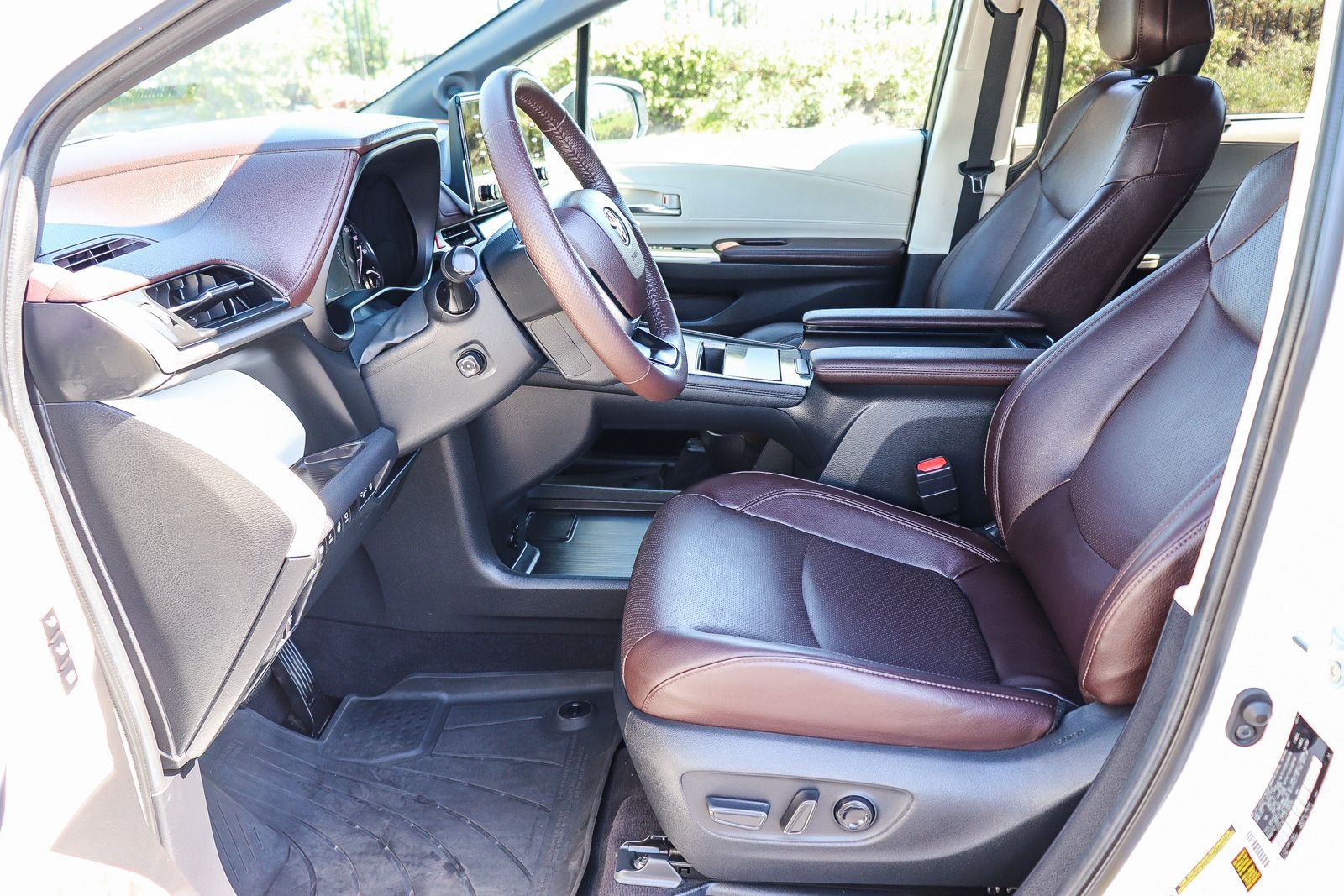 Certified Used 2024 Pearl Toyota Platinum image 23