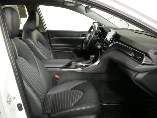 Used 2024 Ice Cap Toyota SE Nightshade AWD image 15