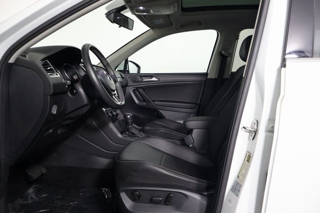 Used 2021 Pure White Volkswagen 2.0T SE image 10