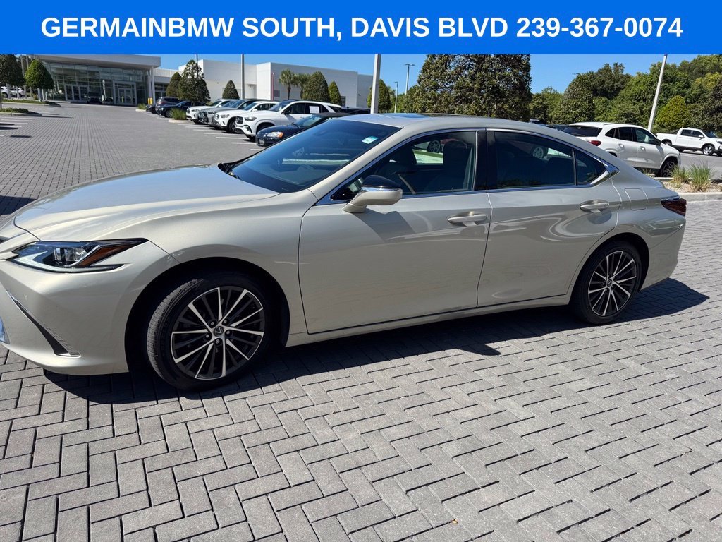 2022 Lexus ES