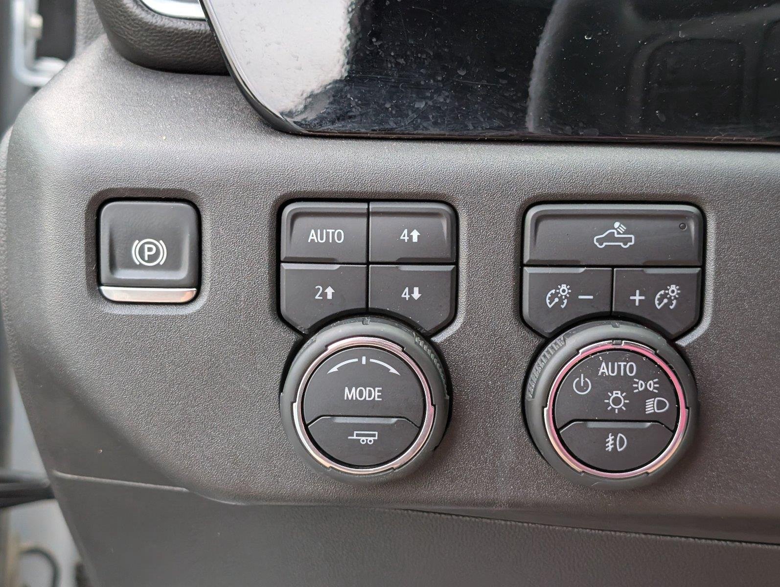 Used 2025 Summit White Chevrolet LT Trail Boss image 29