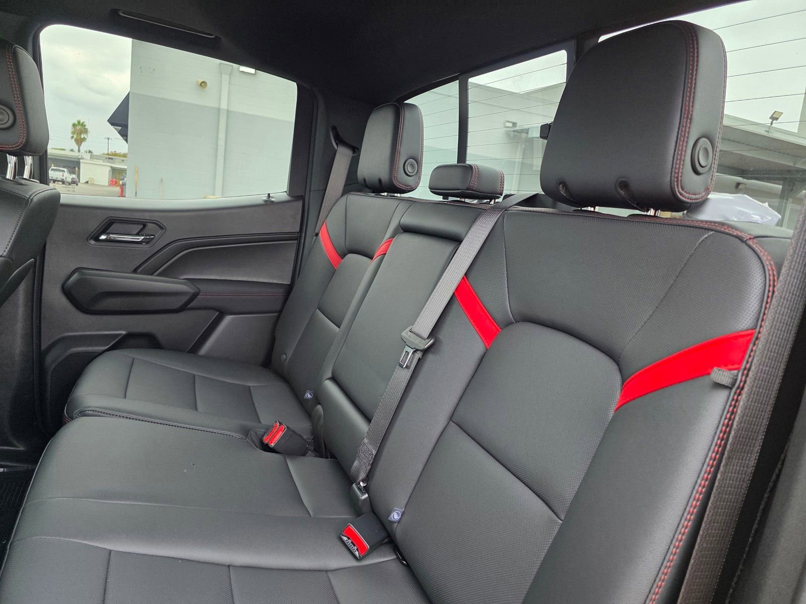 2025 Chevrolet Colorado Z71 - Photo 16