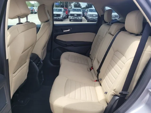 Used 2024 Silver Ford SE image 13